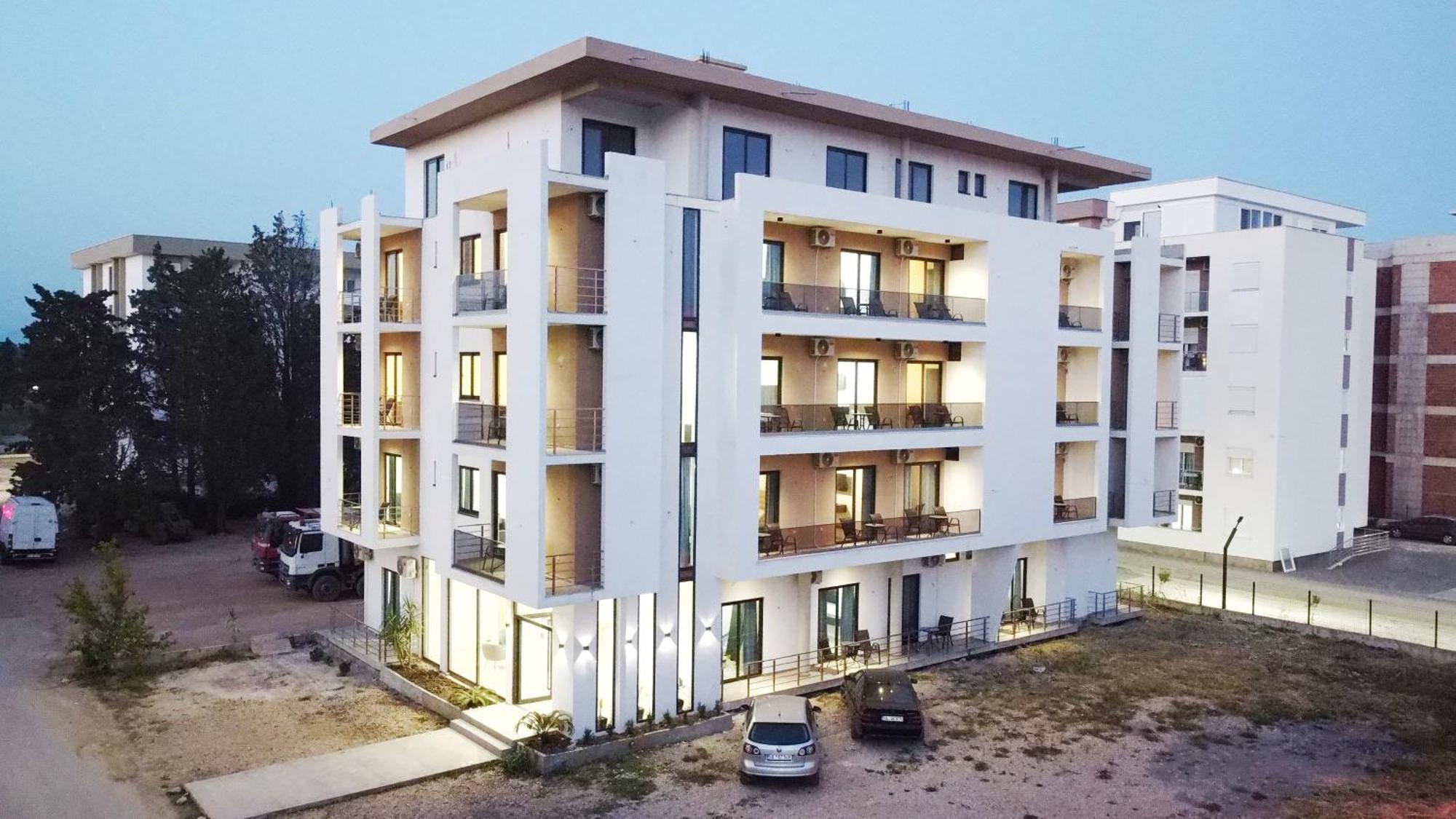 Supreme Luxury Aparthotel Ulcinj Exteriör bild